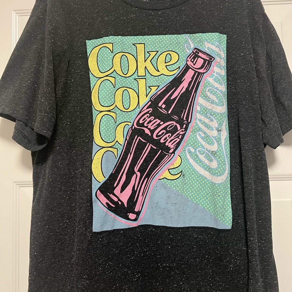 Coca-Cola Speckled Black Coke logo Pink bottleT-Shirt size 2XL - Picture 2 of 7